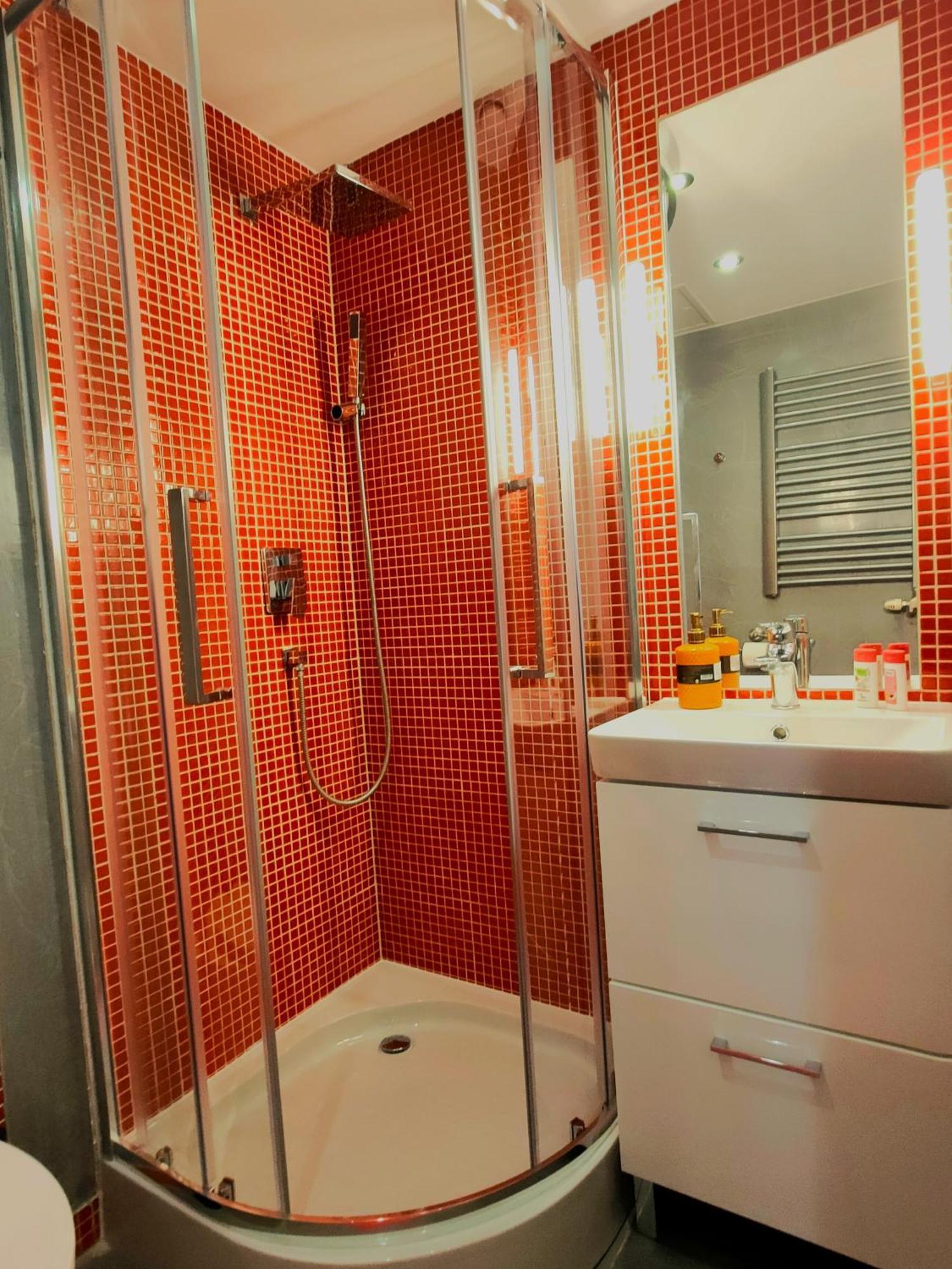 Mirror Pink Studio Apartment Krakow Bagian luar foto